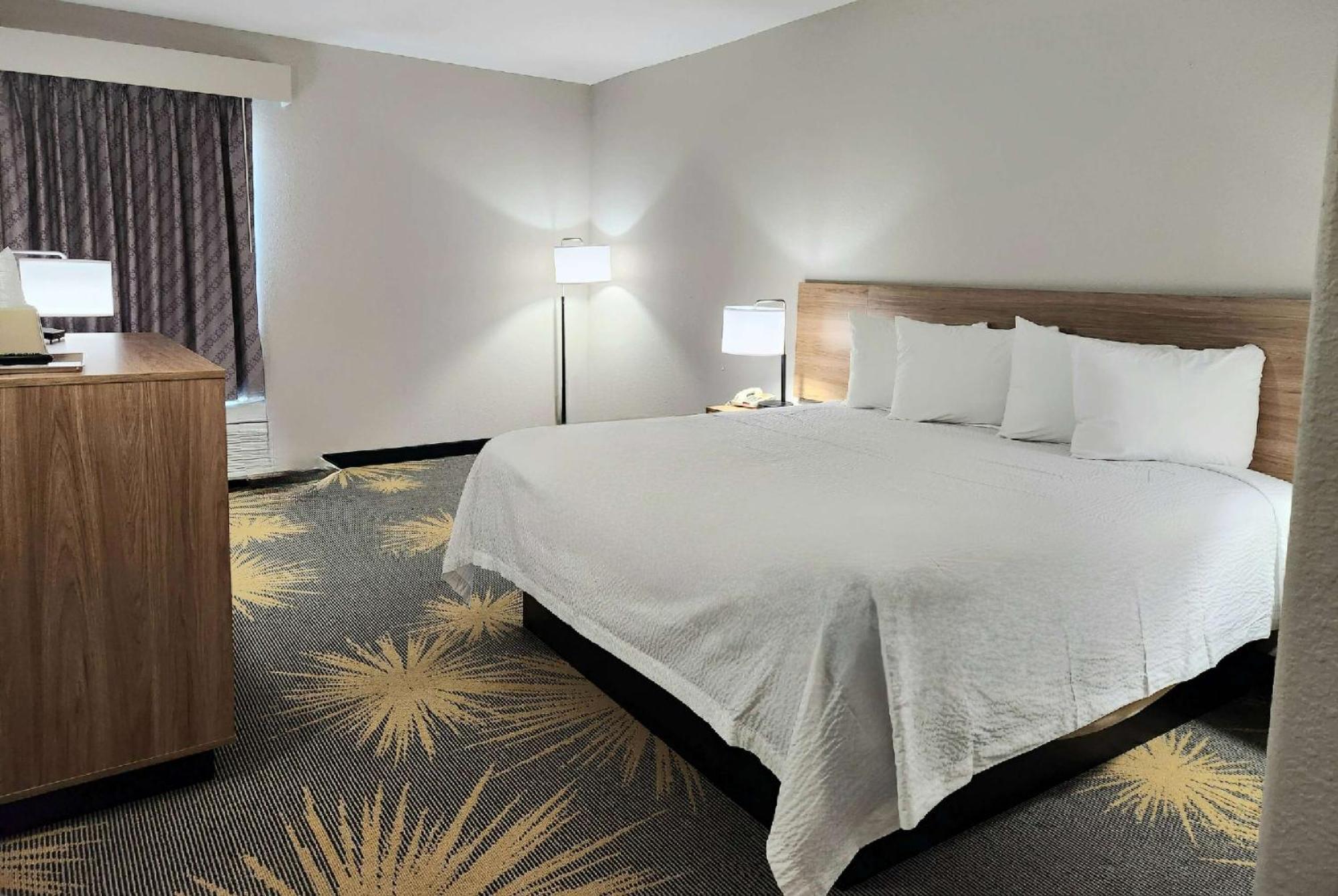Days Inn By Wyndham Laplace- New Orleans Exterior photo