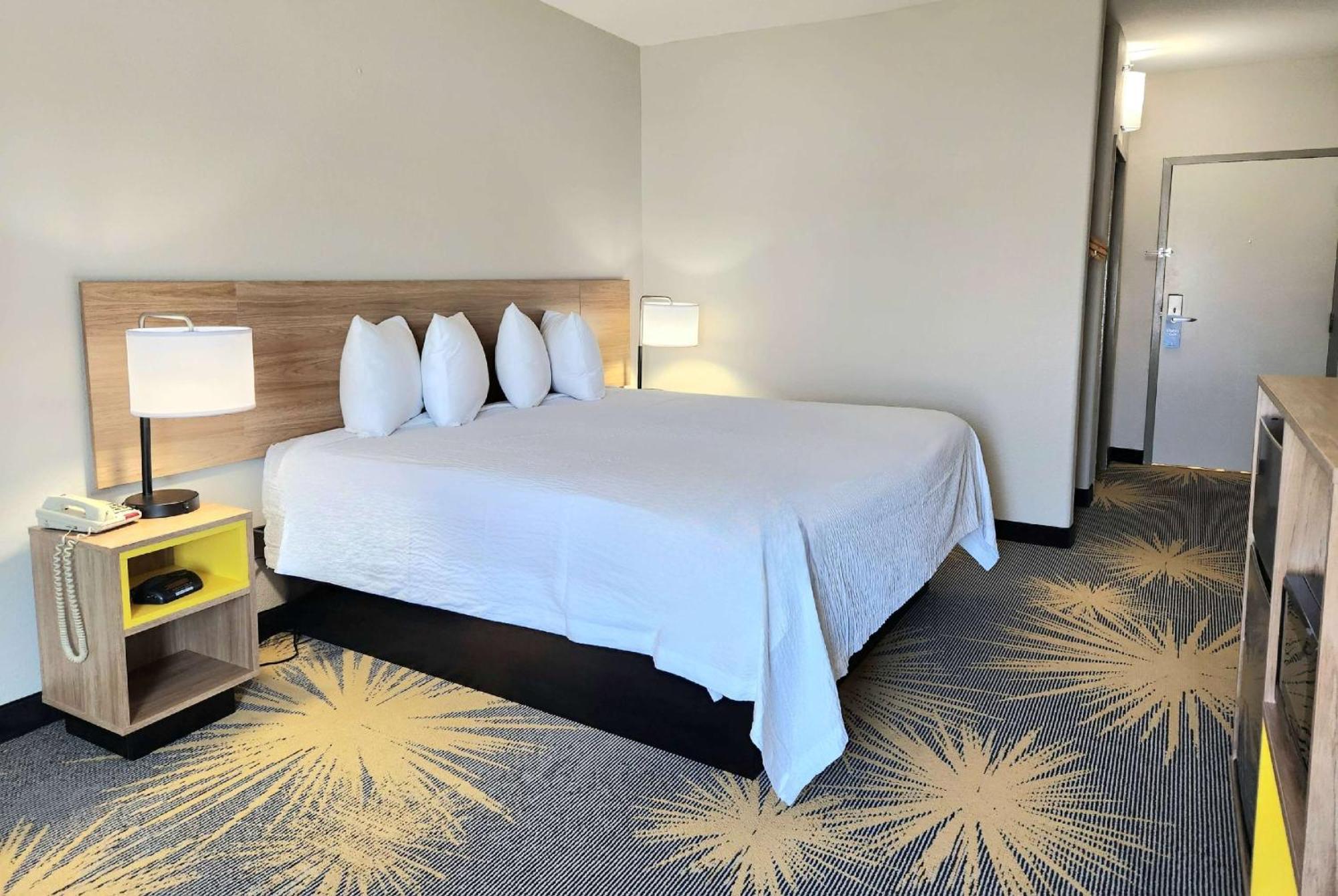 Days Inn By Wyndham Laplace- New Orleans Exterior photo