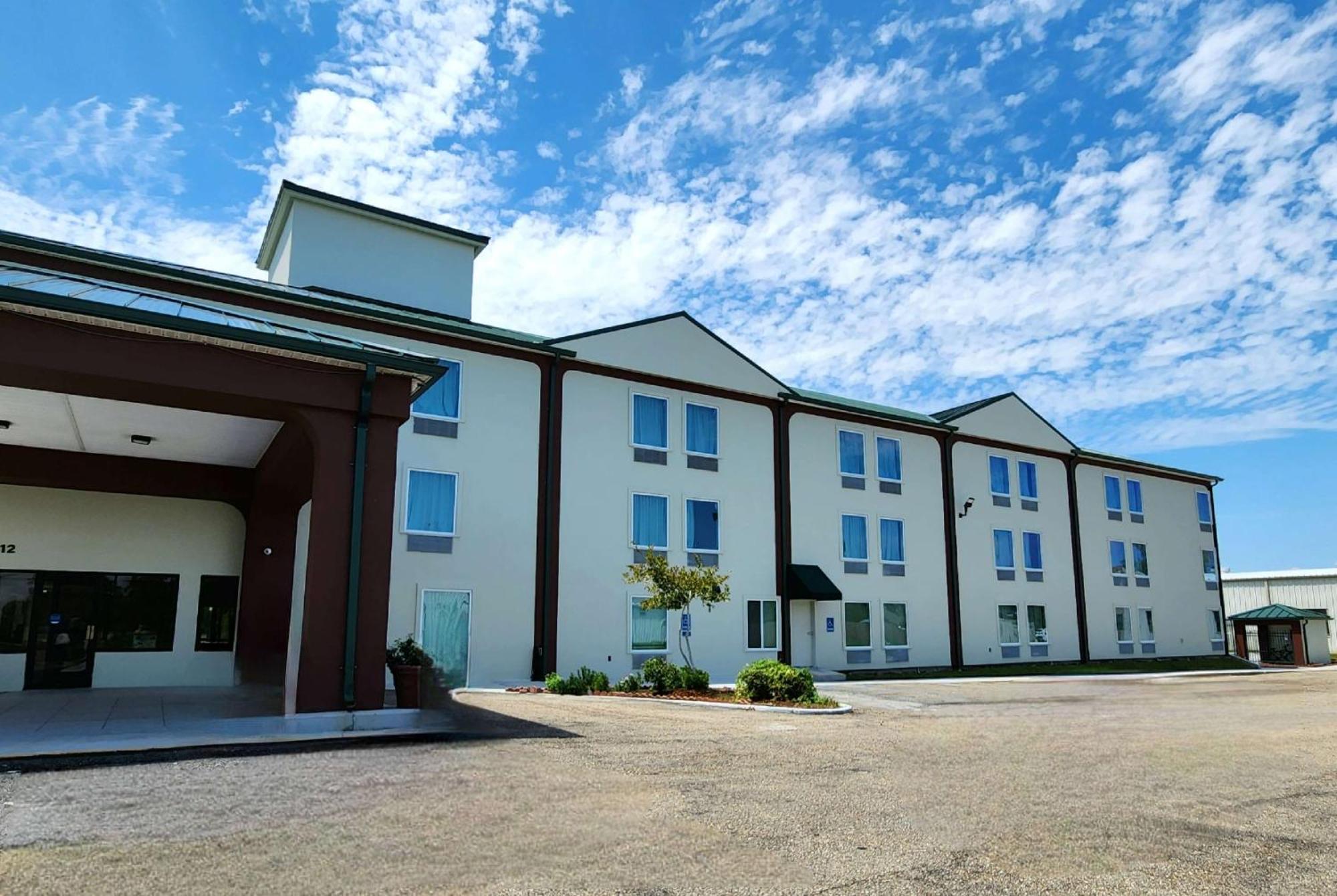 Days Inn By Wyndham Laplace- New Orleans Exterior photo
