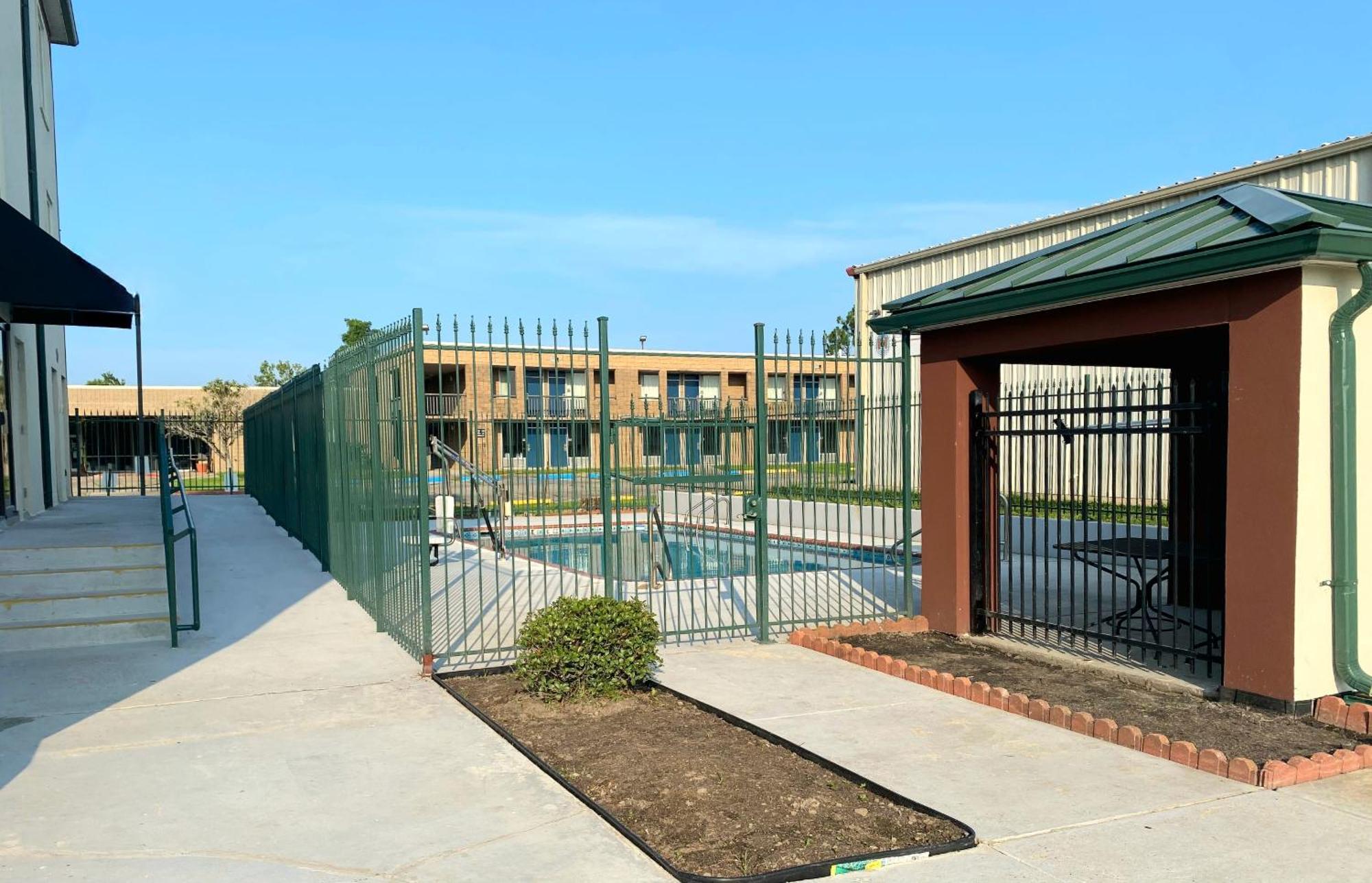 Days Inn By Wyndham Laplace- New Orleans Exterior photo