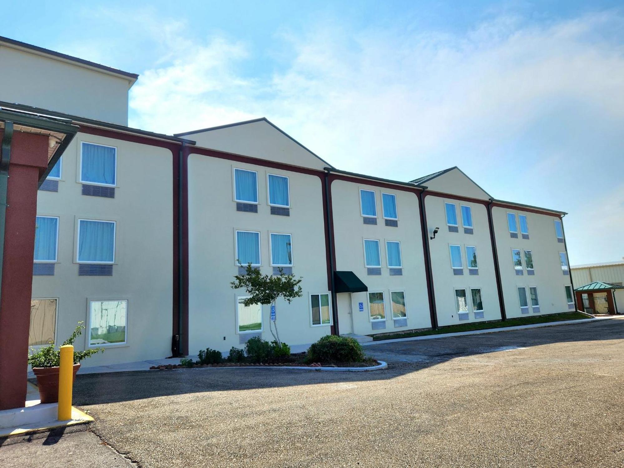 Days Inn By Wyndham Laplace- New Orleans Exterior photo